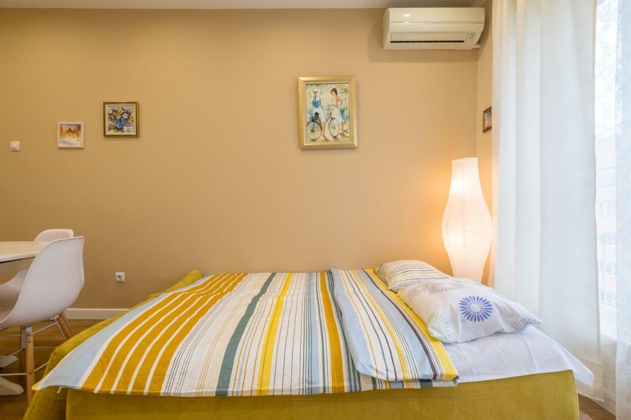 Modern 2 Bedroom Apartment Next To Vitosha Str. Sofia Luaran gambar