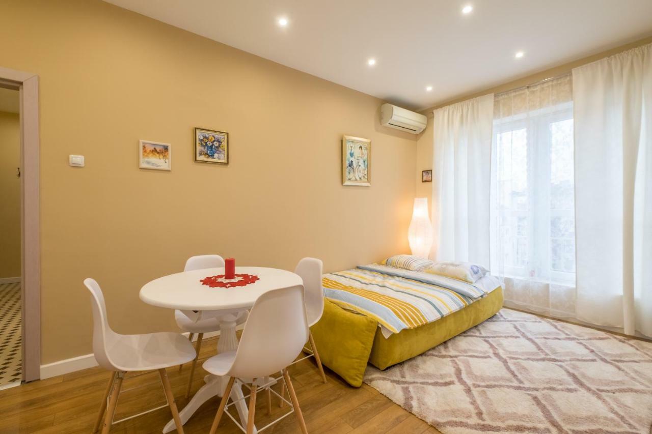 Modern 2 Bedroom Apartment Next To Vitosha Str. Sofia Luaran gambar