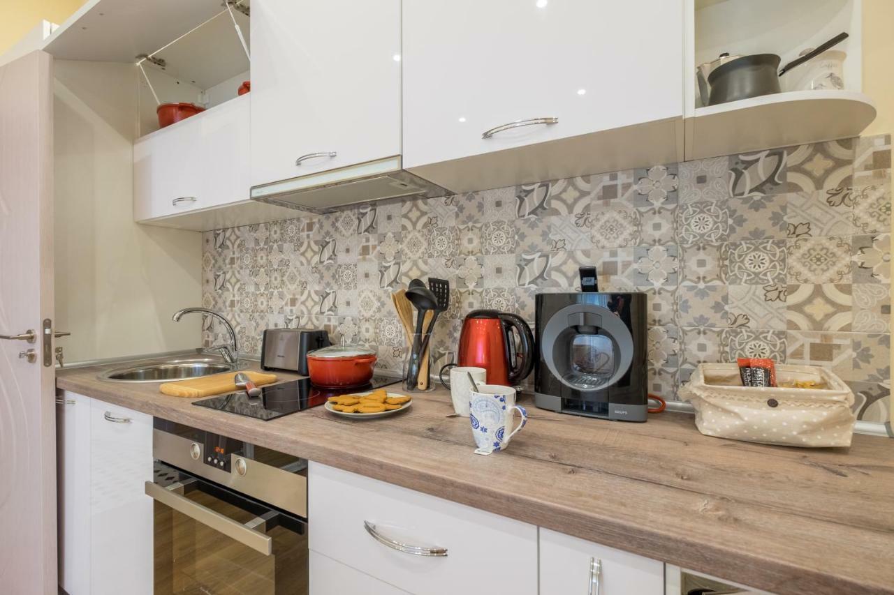 Modern 2 Bedroom Apartment Next To Vitosha Str. Sofia Luaran gambar