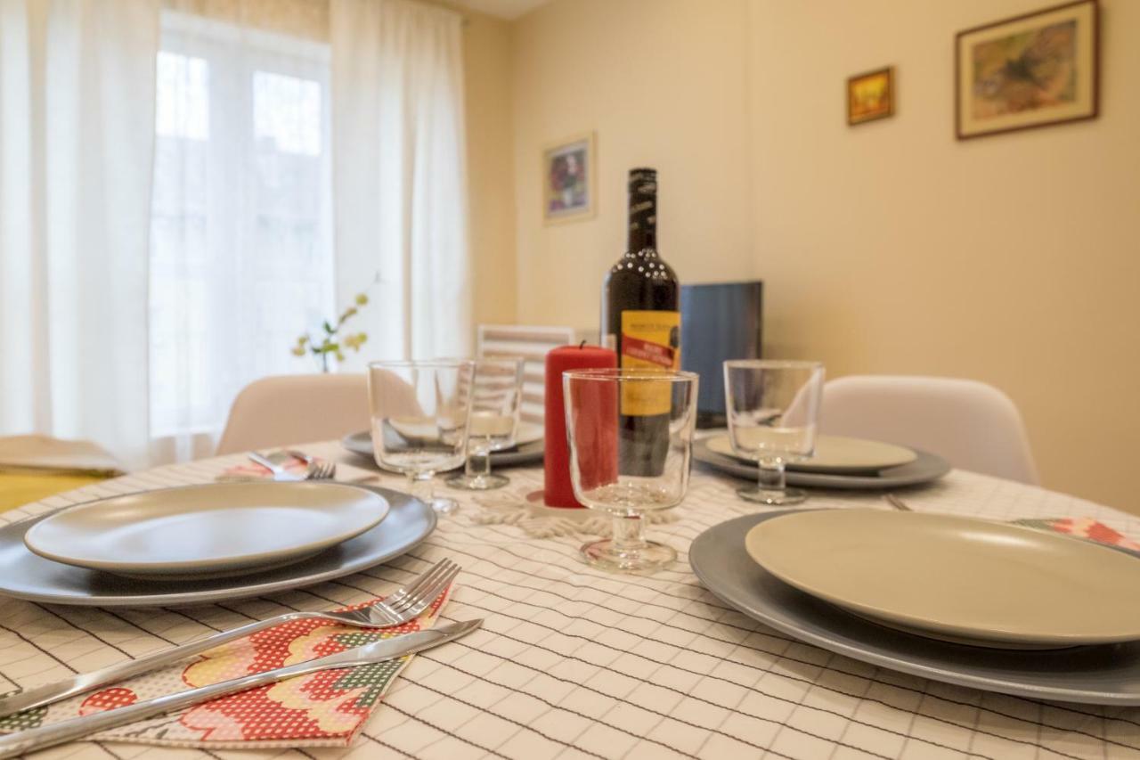Modern 2 Bedroom Apartment Next To Vitosha Str. Sofia Luaran gambar