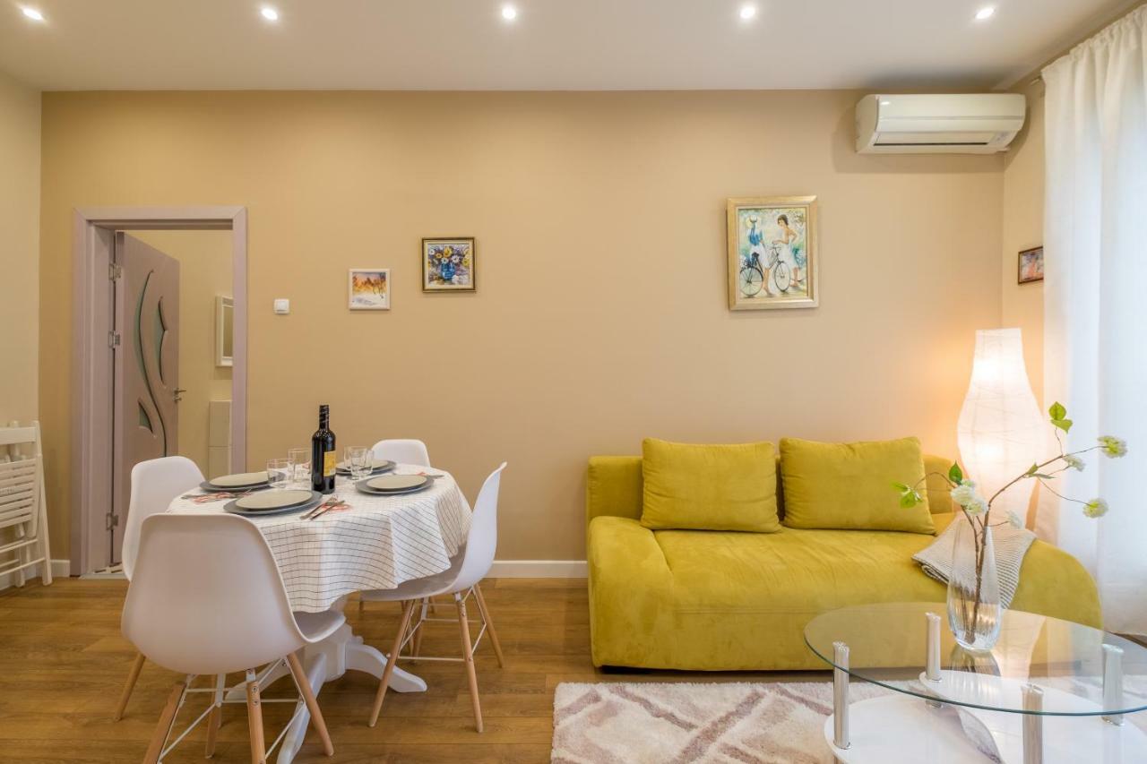 Modern 2 Bedroom Apartment Next To Vitosha Str. Sofia Luaran gambar