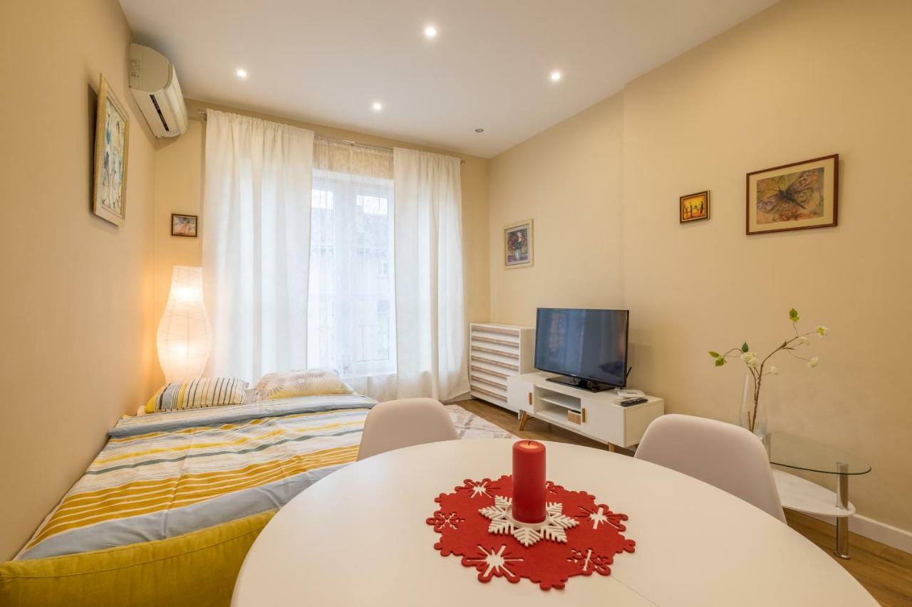 Modern 2 Bedroom Apartment Next To Vitosha Str. Sofia Luaran gambar